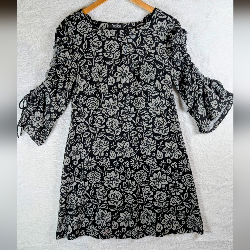 623-Papillon Blanc Black and White Floral Long Sleeve Dress